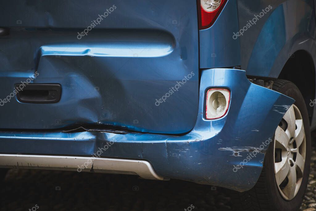 Salpicadera y puerta